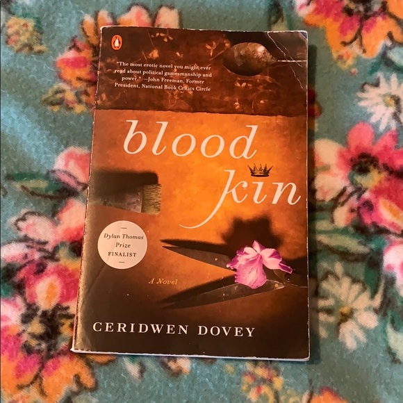 Blood Kin a novel by Ceridwen Dovey - Picture 1 of 3